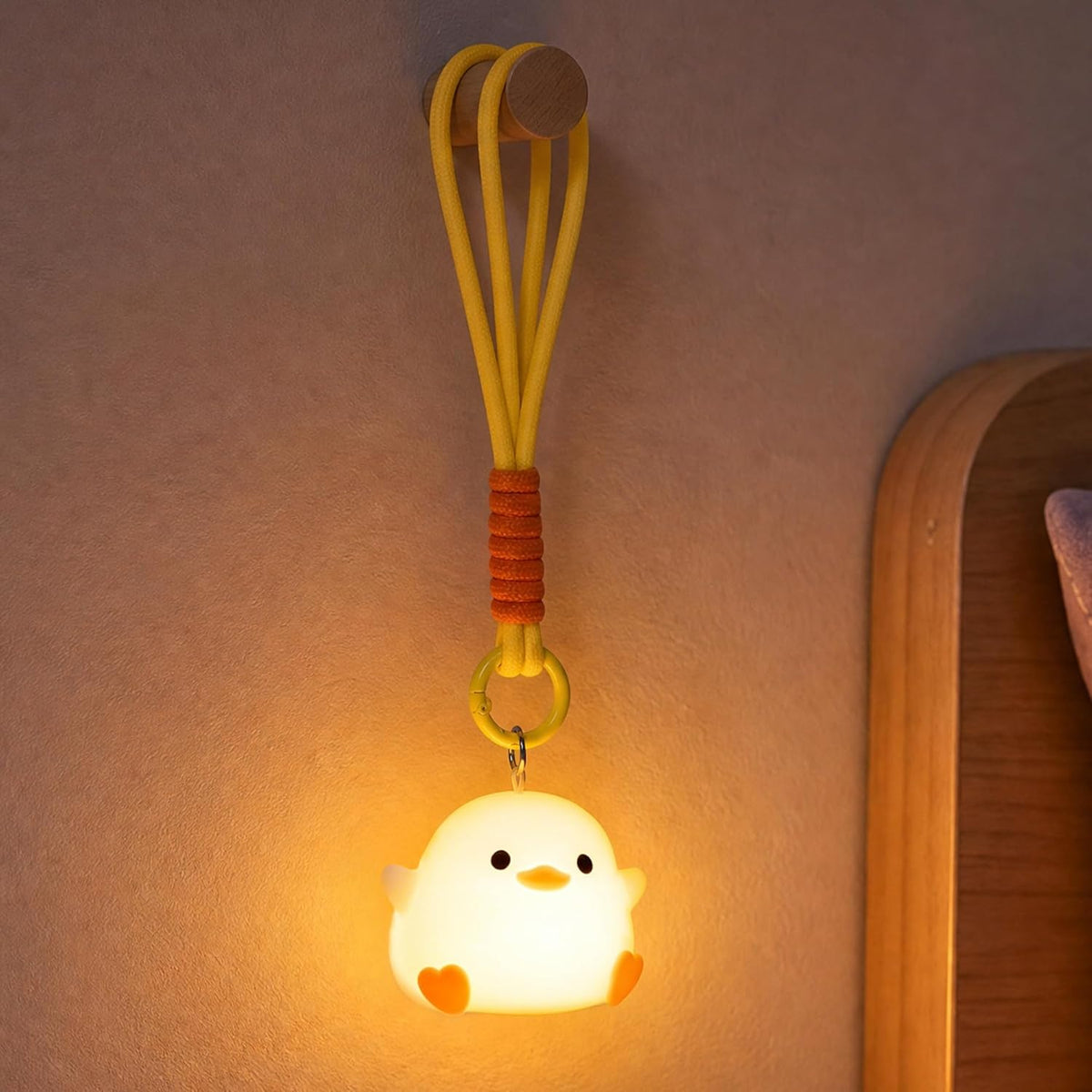 Mini Duck Night Light with Lanyard, 8 Color Changing Rechargeable Portable Mini Night Light for Kids, Soft Silicone Duck Squishy Cute Lamp for Bedroom & Camping, Gifts