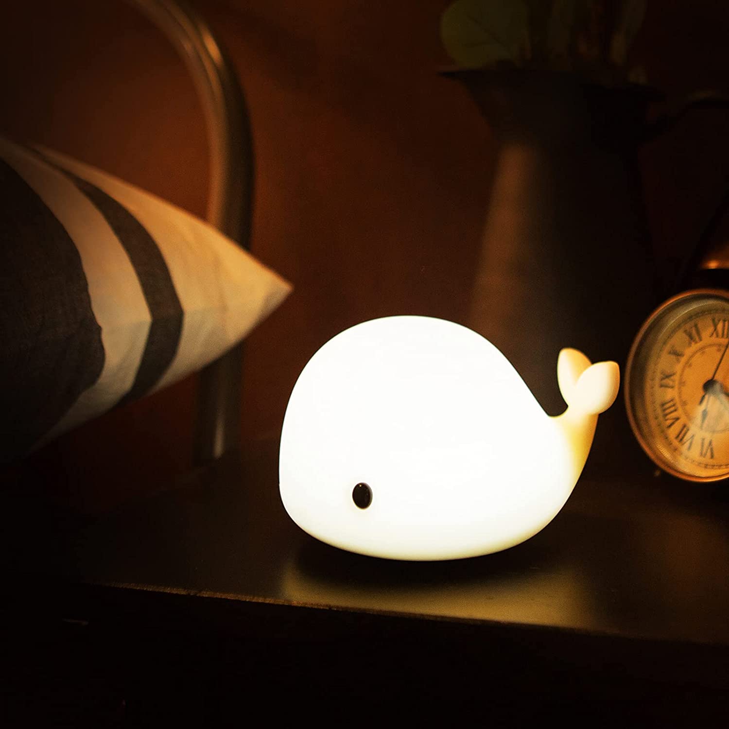 UNEEDE Cute Whale Night Light，7 Color change